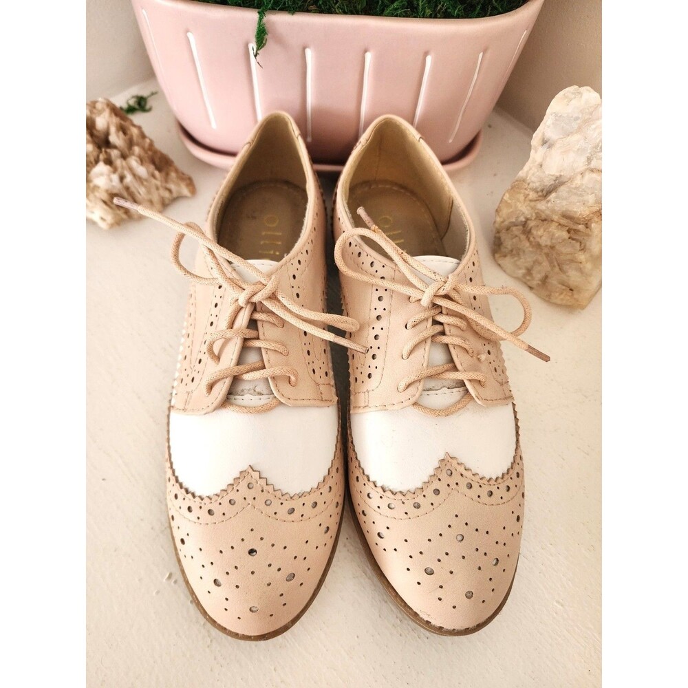 Ollio Blush and Ivory Oxford Flats w/ Wingtip Design Shoes - 6 1/2 - Woman's
